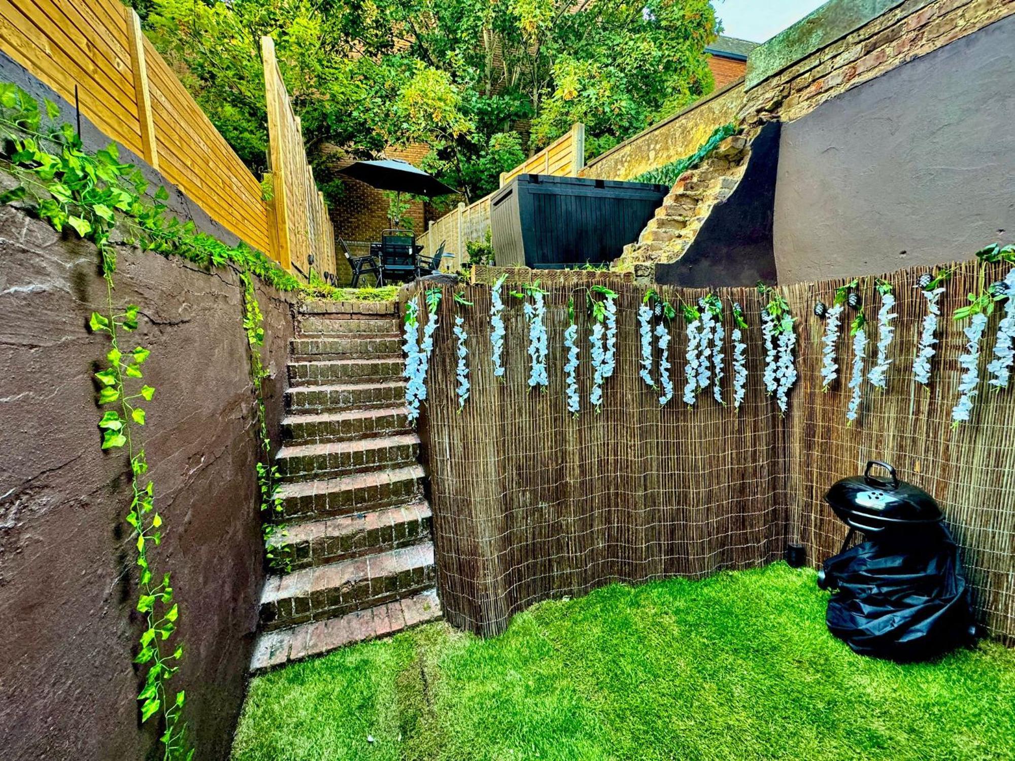 Three Bedroom House By Peacegrove Homes Short Lets & Serviced Accommodation Brighton With Free Wifi & Pet Friendly 外观 照片