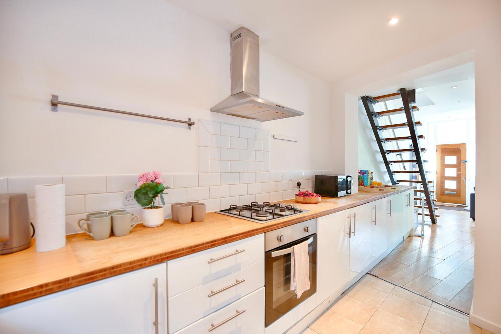 Three Bedroom House By Peacegrove Homes Short Lets & Serviced Accommodation Brighton With Free Wifi & Pet Friendly 外观 照片
